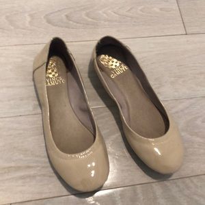 Vince Camuto nude patent leather ballet flats Sz 5